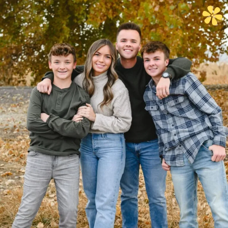 139+ Powerful Sibling Captions For Instagram and Quotes That Celebrate Family Love
