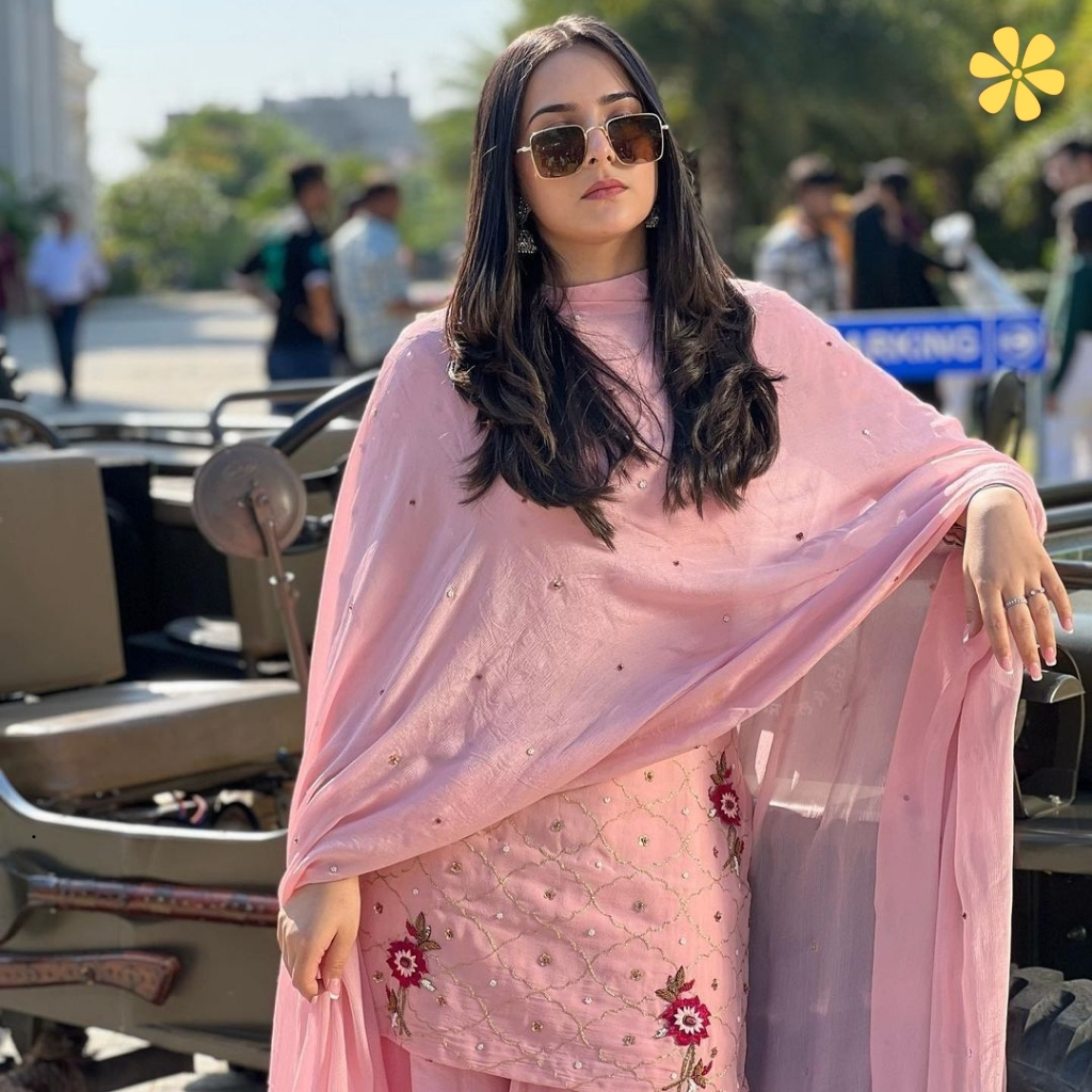 200+ Kurti Captions For Instagram to Enhance Your Style 7 Kurti Captions For Instagram 1