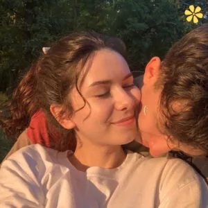 135+ Irresistible Romantic Captions For Instagram and Quotes That Ignite Love