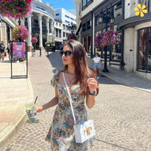 200+ Short And Sweet Captions For Instagram to Brighten Your Posts y