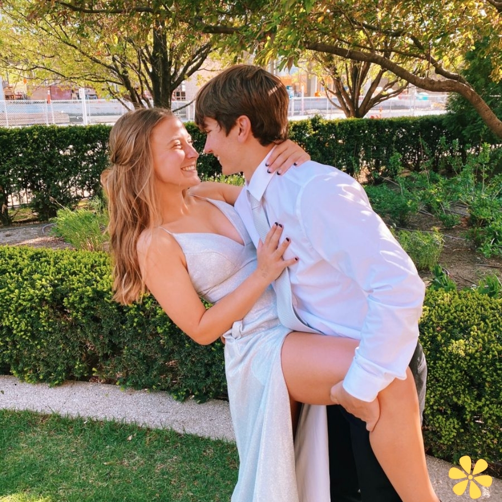 200+ Girlfriend Captions to Celebrate Love and Cherish Every Moment Together y 8 Girlfriend Captions