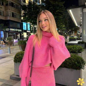 145+ Inspiring Pretty Captions For Instagram and Quotes to Brighten Your Feed