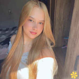 200+ Snap Captions For Selfies That Spark Joy and Creativity Every Time y